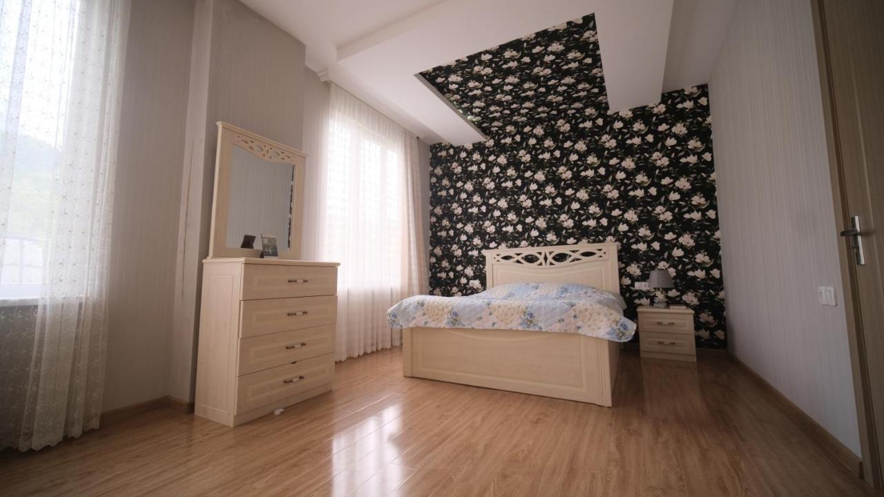 Guesthouse - Family Hotel Bagdati Bagian luar foto