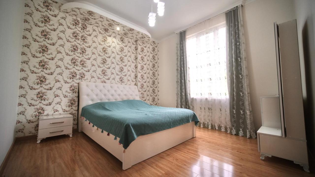 Guesthouse - Family Hotel Bagdati Bagian luar foto