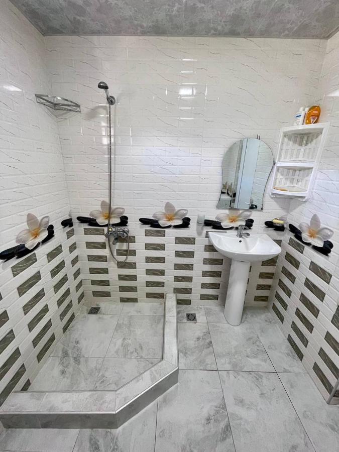 Guesthouse - Family Hotel Bagdati Bagian luar foto