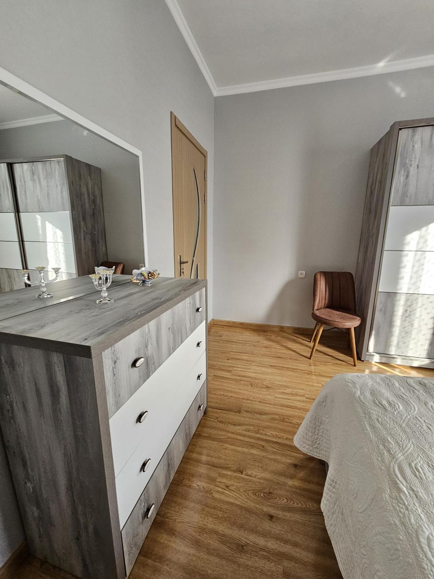 Guesthouse - Family Hotel Bagdati Bagian luar foto